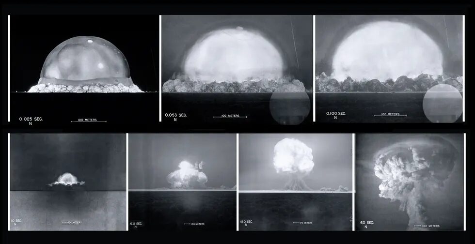 Последовательность черно-белых фотографий, демонстрирующих образование грибовидного облака в результате ядерного взрыва.
