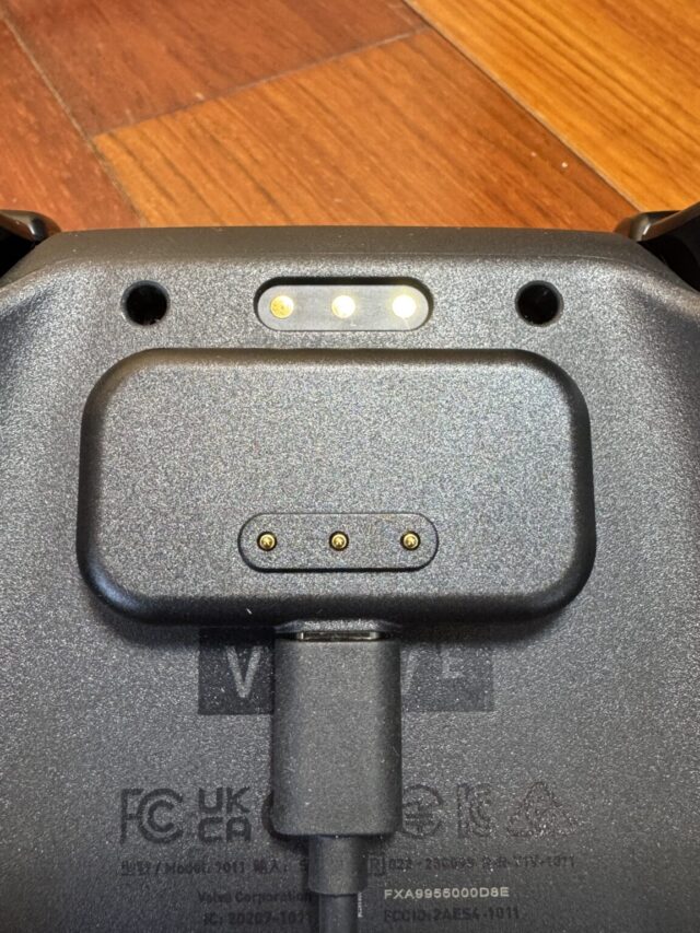 Зарядное устройство Steam Controller, которое можно просто вставить обратно, чуть не стало причиной пожара для этого владельца. 1 5f5e64db96159ae55bba6093059adec9