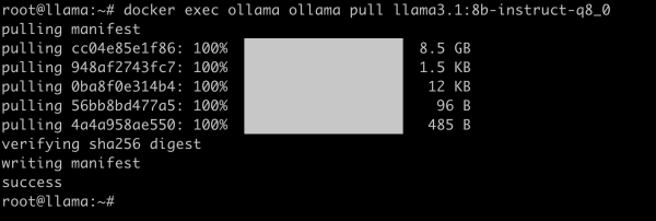 Этой командой мы скачиваем модель в Ollama внутри Docker-контейнера.