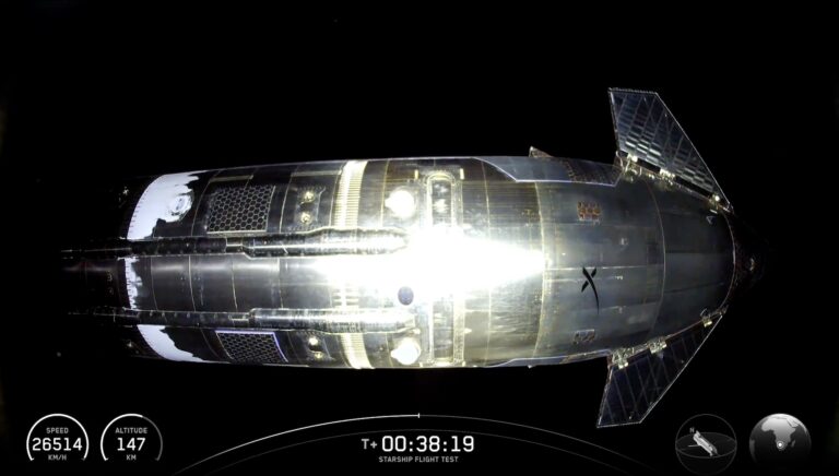 Космический корабль Starship V3 компании SpaceX, находящийся ещё в стадии разработки, в целом успешно совершил первый полёт.
