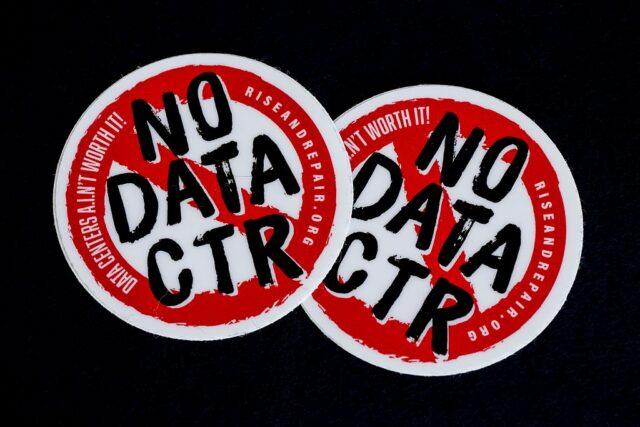 В этом году протесты заблокировали проекты строительства центров обработки данных на сумму 130 миллиардов долларов.