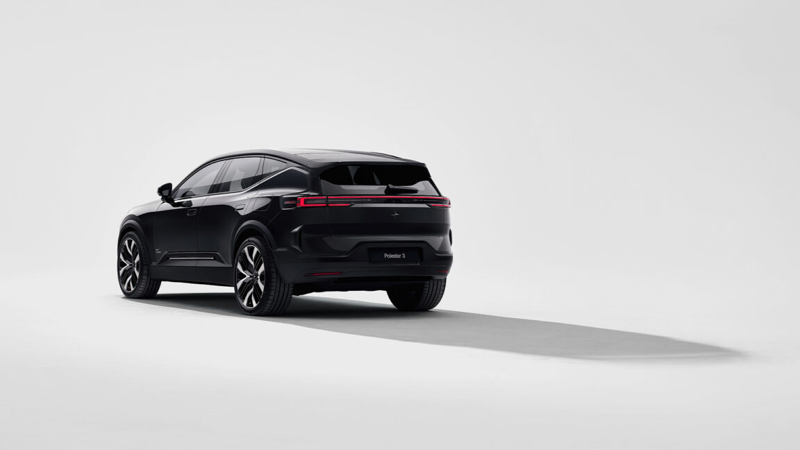 Черный Polestar 3