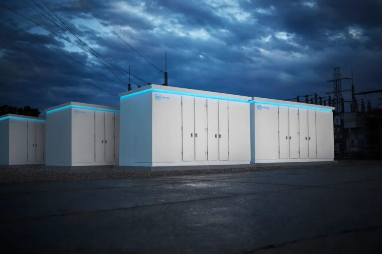 Все хотят урвать свой кусок от бизнеса Tesla по производству аккумуляторов.