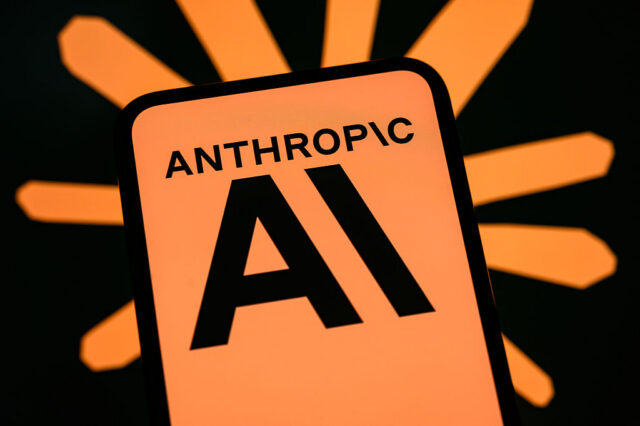 Организация Anthropic заявляет, что Alibaba должна быть наказана за крупнейшую атаку с использованием технологии клонирования Claude.