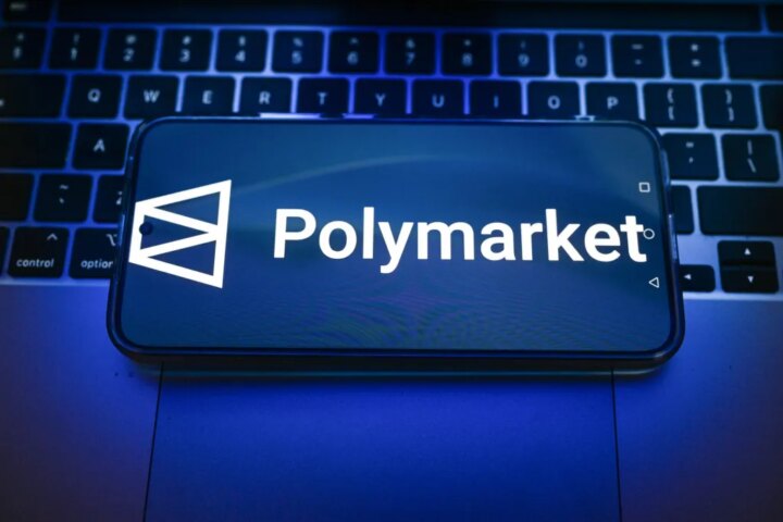 По сообщениям, компания Polymarket платила создателям контента за публикацию вводящих в заблуждение видеороликов о фальшивых ставках.