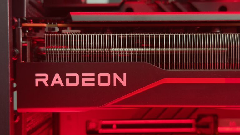 Обзор: Видеокарта AMD Radeon RX 9070 GRE — разочаровывающий способ потратить 549 долларов.