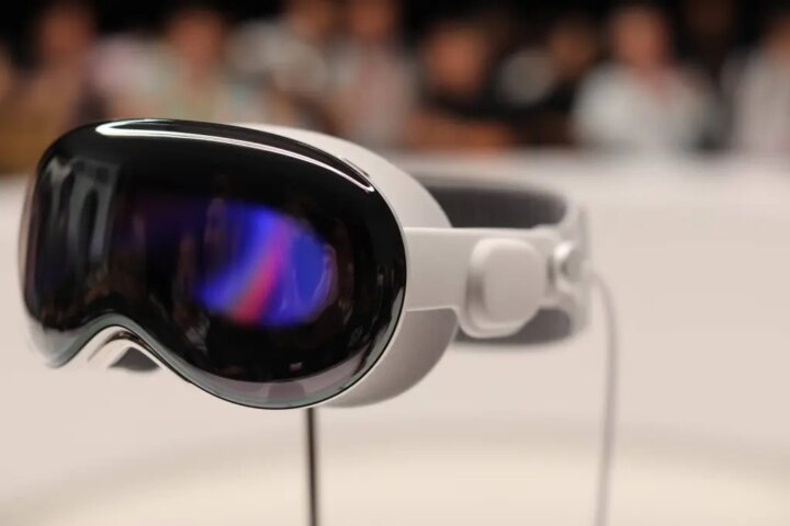 По сообщениям, руководитель Apple Vision Pro уходит в OpenAI.