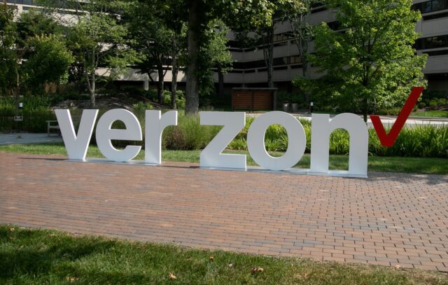 Компания Verizon отправила мужчине восстановленный телефон с поддержкой MDM, а затем удаленно удалила его данные.