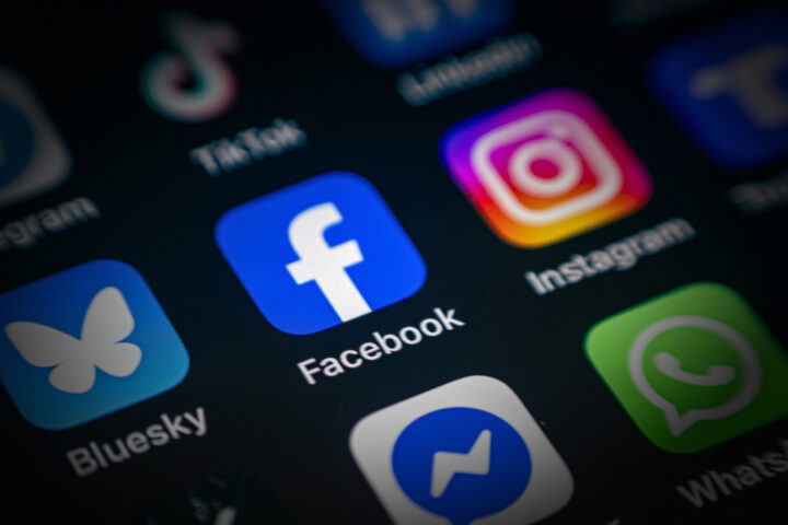 Похоже, Facebook и Instagram не работают.