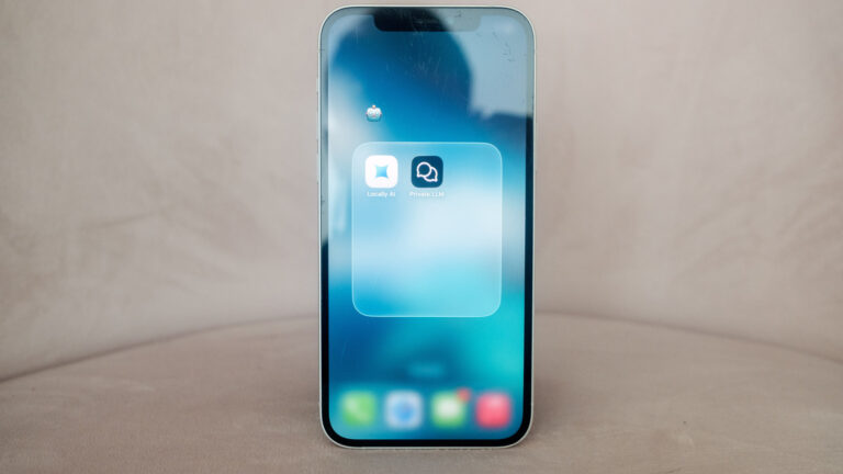 Как запустить локальный чат-бот с искусственным интеллектом на iPhone