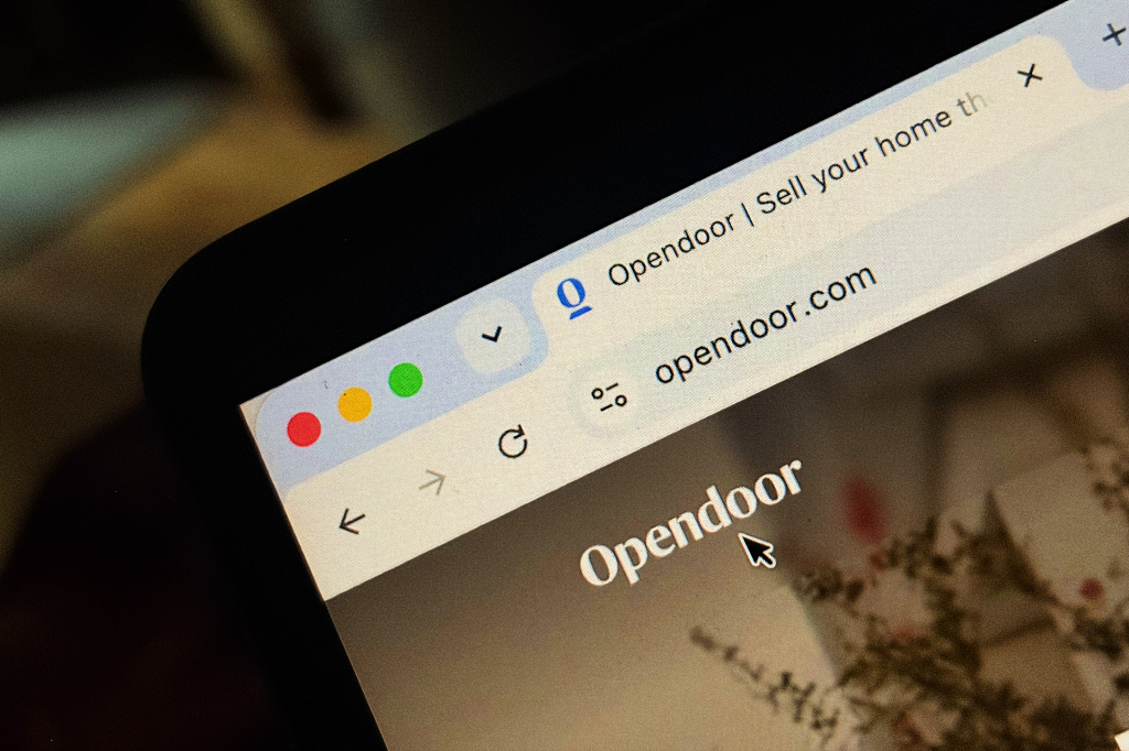 Уход Opendoor из Индии подпитывает более широкую дискуссию об искусственном интеллекте и аутсорсинге.