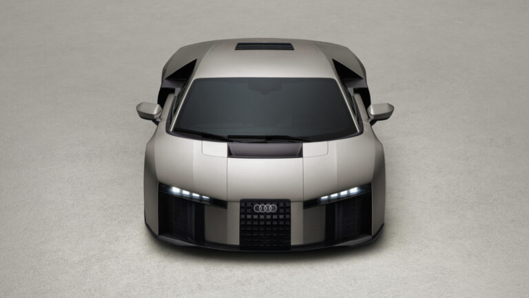 Это не следующий R8? Audi представляет среднемоторный подключаемый гибридный V8 Nuvolari.