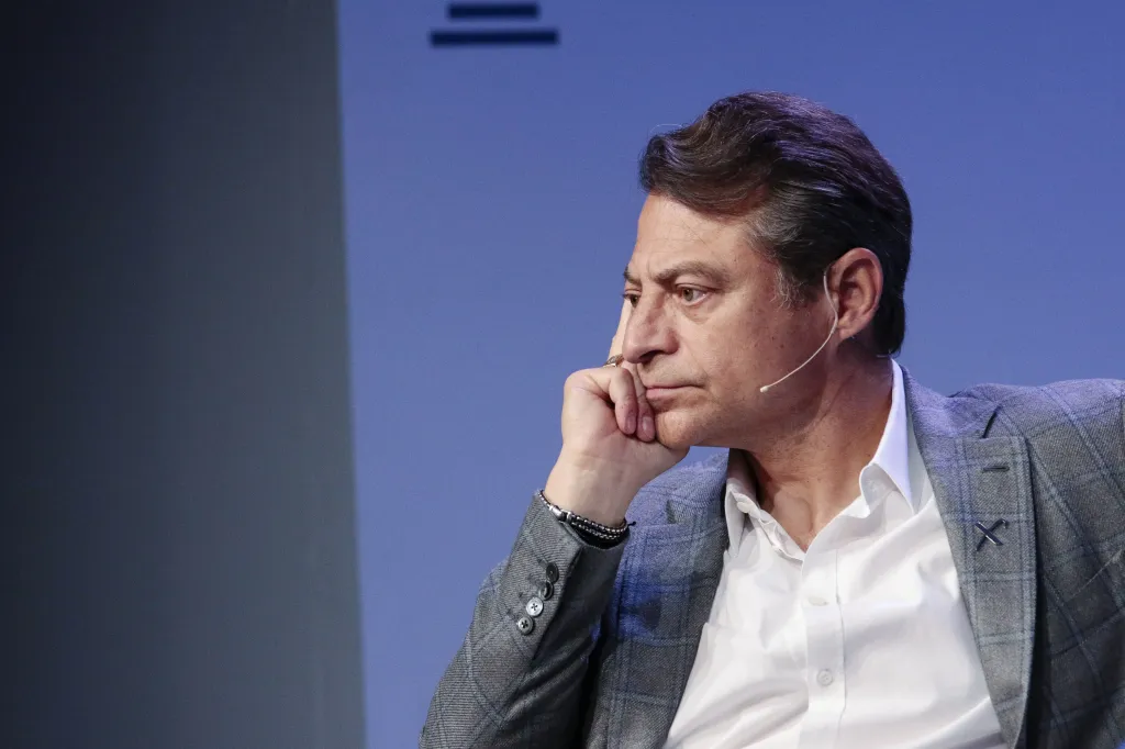 Основатель Xprize утверждает, что «люди ведут себя лучше, когда за ними наблюдают».