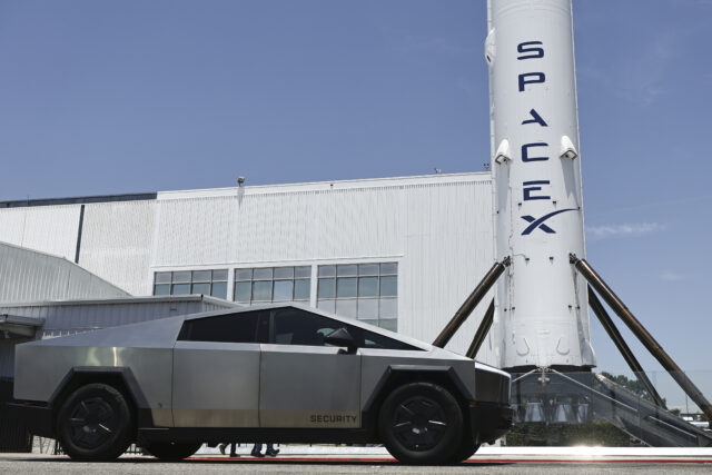 Индекс S&P 500 отклонил заявку SpaceX, а также заблокировал вход для OpenAI и Anthropologie.