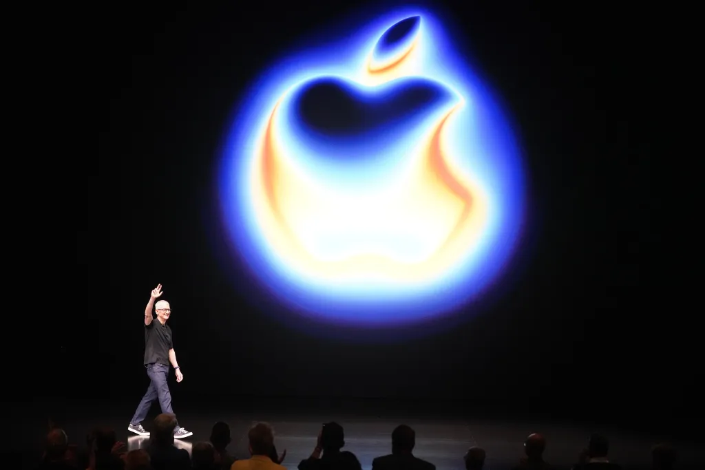 Искусственный интеллект вредит Apple сразу по нескольким причинам: он может привести к повышению цен на iPhone.