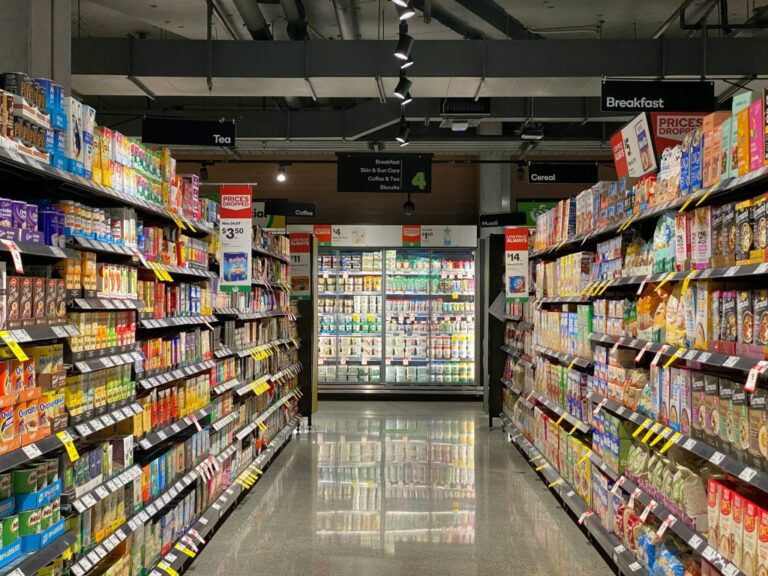 Сеть супермаркетов Weis Markets внедряет в свои магазины тележки для покупок, работающие на основе искусственного интеллекта Instacart.