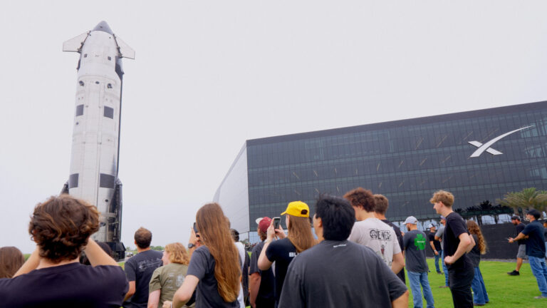 Компания SpaceX рассчитывает привлечь в ходе IPO 74,4 миллиарда долларов.