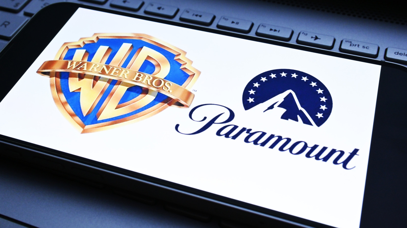 Министерство юстиции США одобрило сделку между Paramount Skydance и Warner Bros., закрепив контроль семьи Эллисон над американскими СМИ.