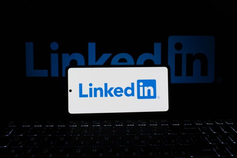 Китайские шпионы используют LinkedIn, чтобы заманивать жителей Запада к передаче конфиденциальной информации.