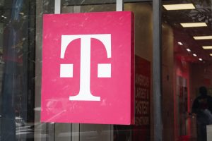 T-Mobile переводит десятки тысяч виртуальных машин с платформы VMware на фоне судебного иска.