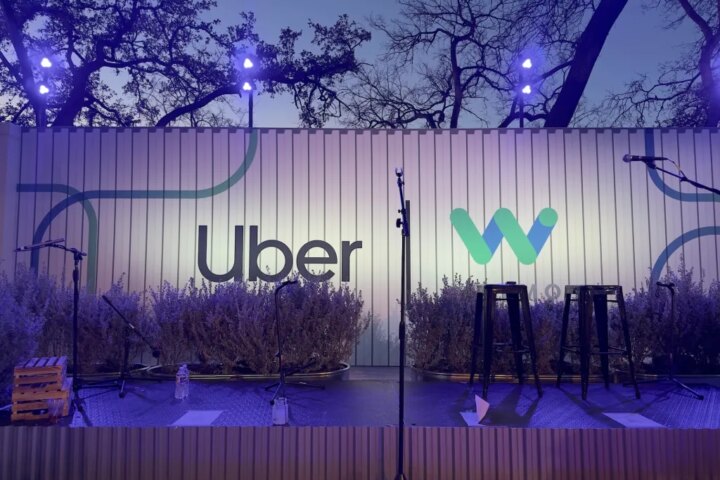 Лоббистская деятельность Uber в сфере роботакси ставит компанию на путь конфронтации с Waymo.