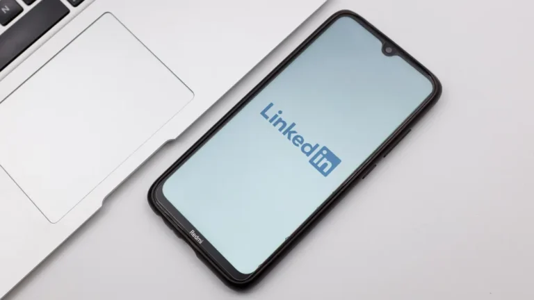 LinkedIn добавил кнопку для сообщения о «ерунде», созданной искусственным интеллектом.