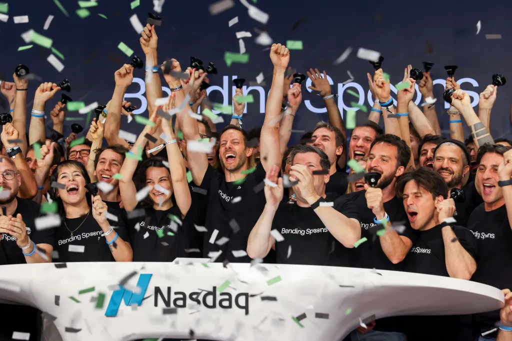После IPO на сумму 18 миллиардов долларов основатель компании Bending Spoons утверждает, что успех достигается за счет минимизации влияния удачи.