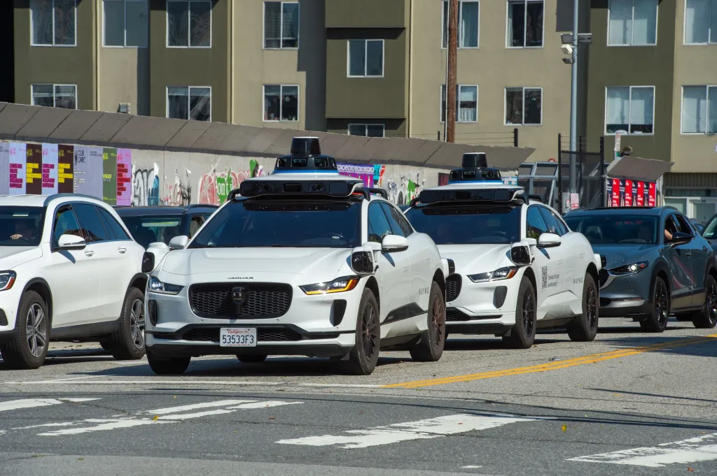 Мэр Сан-Франциско настаивает на ужесточении правил после скандала с Waymo, связанного с дорожным движением.