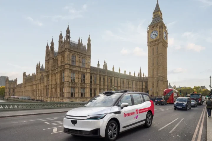 Lyft и Baidu выходят на лондонский рынок роботакси, начав тестирование новых моделей.