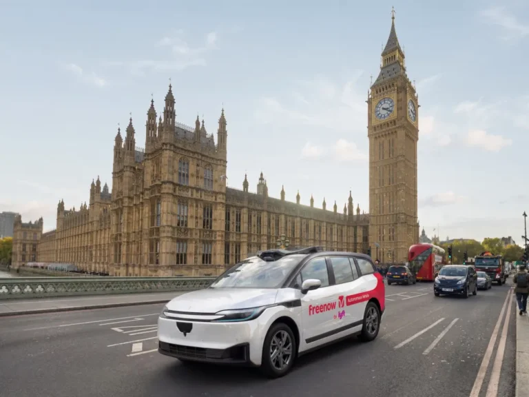Lyft и Baidu выходят на лондонский рынок роботакси, начав тестирование новых моделей.