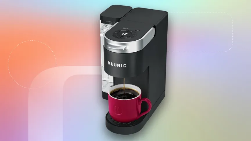 Кофемашина Keurig K-Supreme черного цвета.
