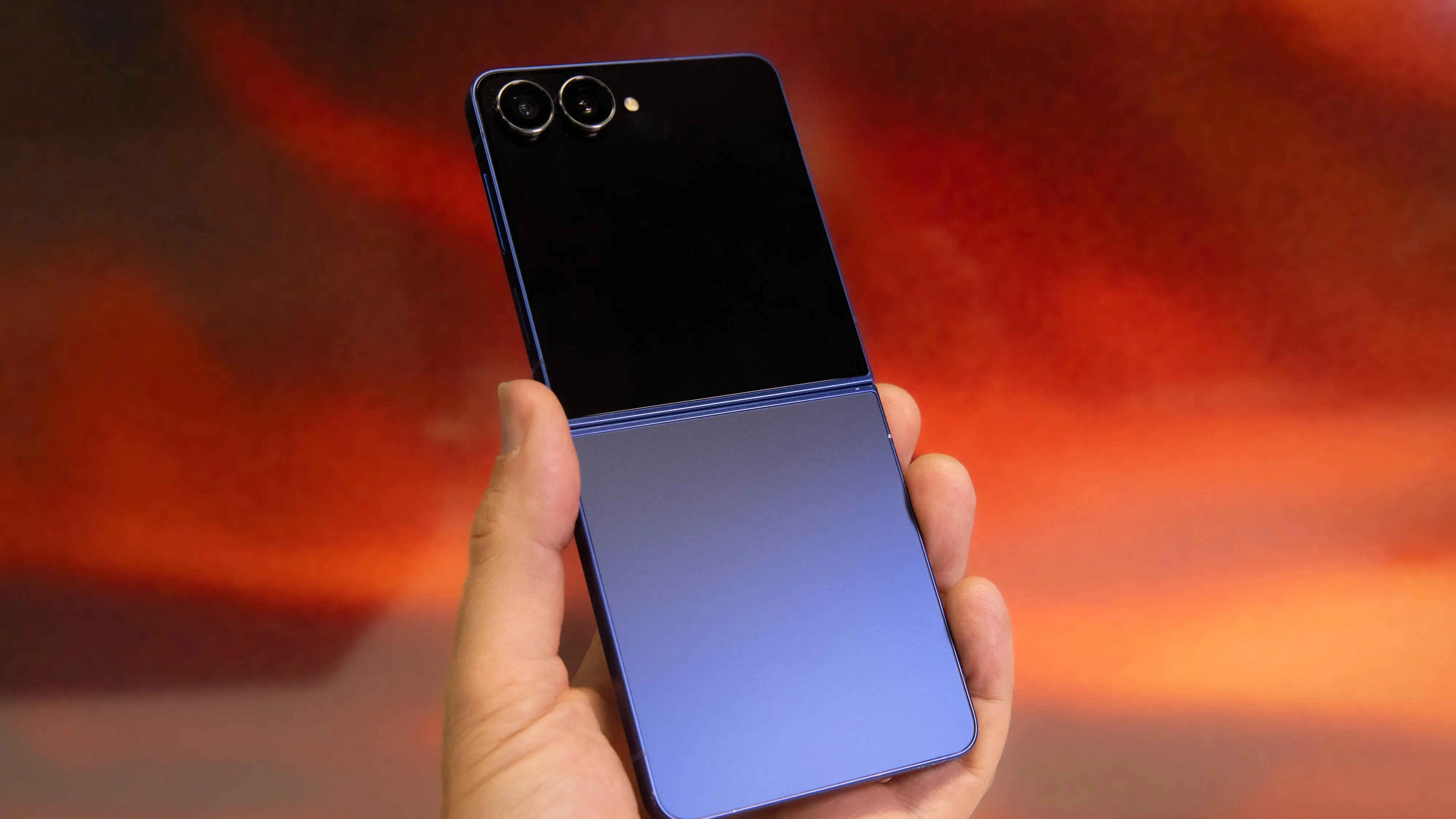 Лучший телефон Samsung 2026 года 25 Samsung Galaxy Z Flip 7