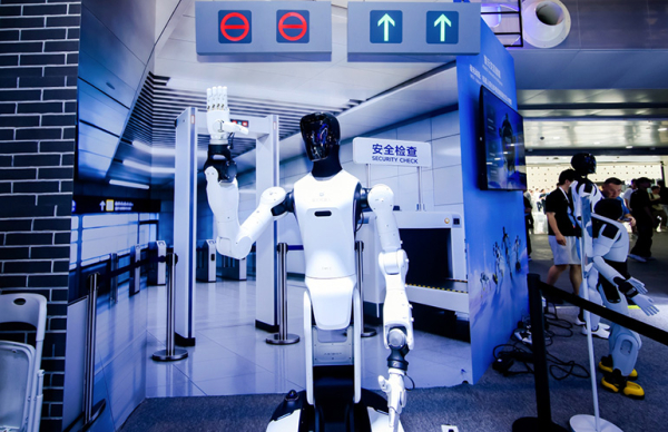 AGIBOT представляет собой четыре встроенных продукта AI для первоначальных операций на WAIC