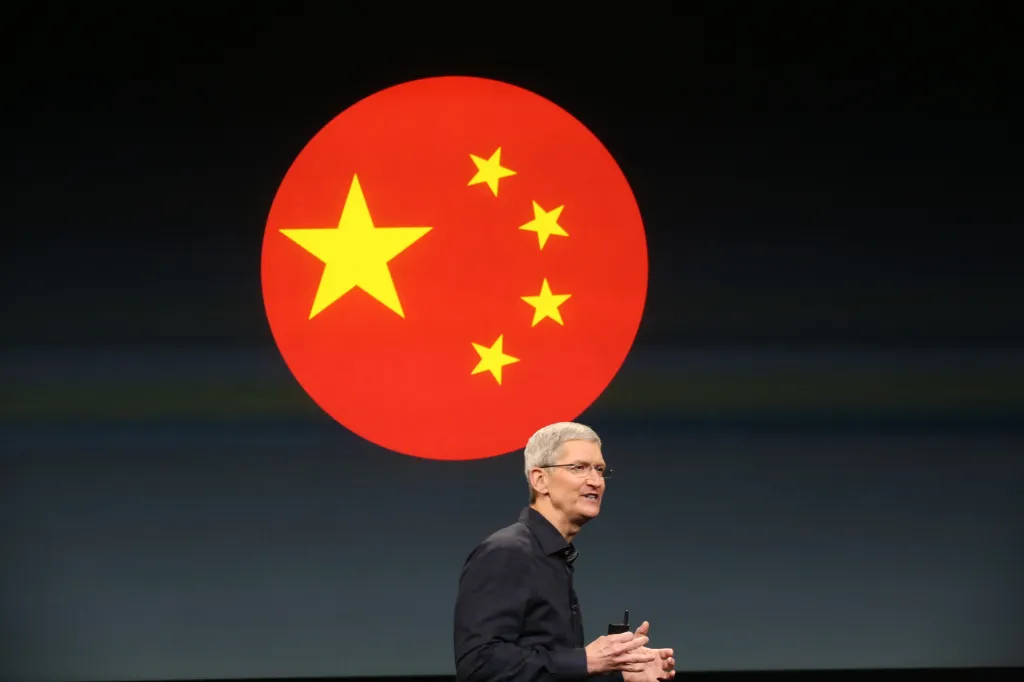 Компания Apple Intelligence получила разрешение на запуск в Китае при участии Alibaba и Baidu.