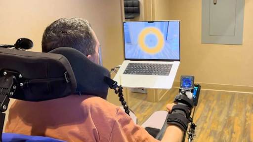 Neuralink — ПАРАЛИЗОВАННЫЕ ПАЦИЕНТЫ УПРАВЛЯЮТ ИНВАЛИДНЫМИ КАЛЯСКАМИ СИЛОЙ МЫСЛИ 🧠♿️…