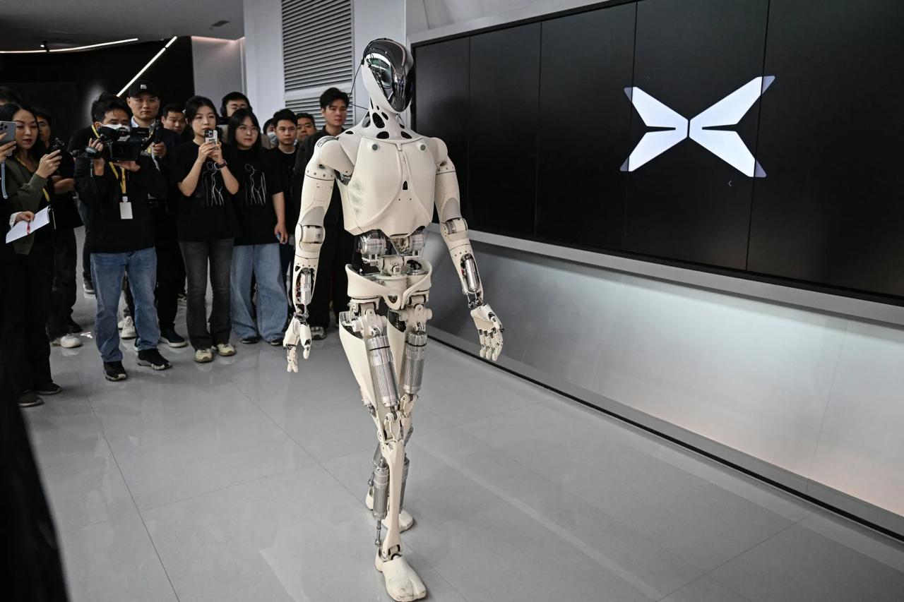 2025-й стал годом, когда человекоподобные роботы 🤖 вышли из лабораторий…