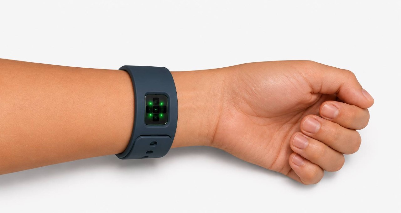 #слухи WATCH Series 12 получат силиконовый ремешок с датчиками отслеживающими…