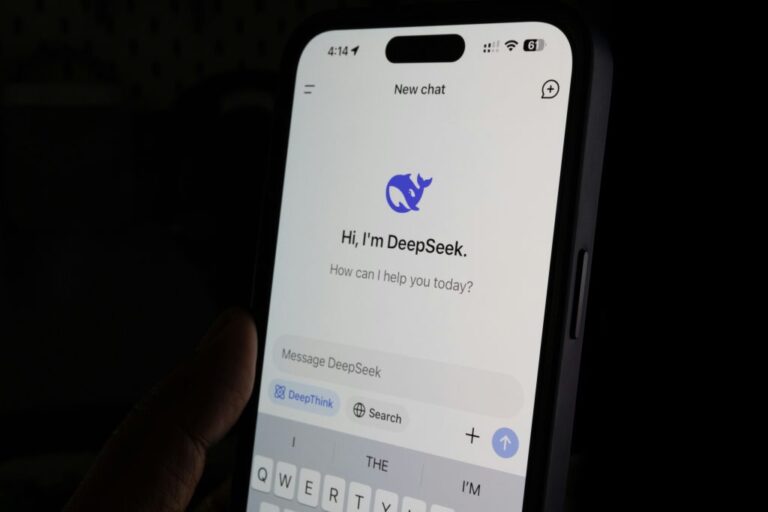 Alibaba и DeepSeek подталкивают Китай к гонке за создание моделей искусственного интеллекта в направлении снижения затрат.
