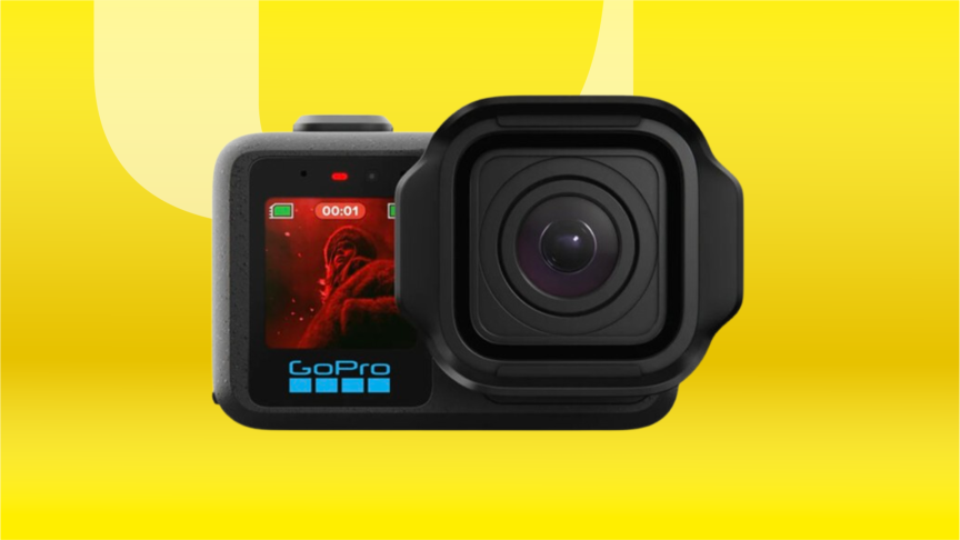 Черная камера GoPro на желтом фоне CNET.