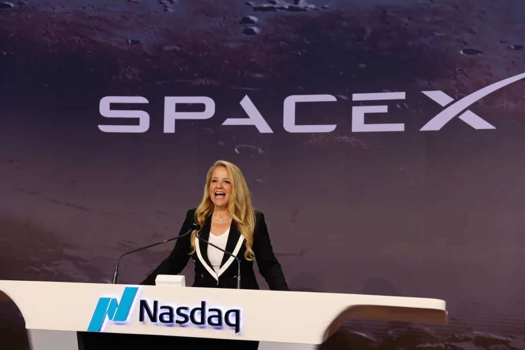 SpaceX удвоила выручку благодаря сделкам с Anthropic и Google по предоставлению вычислительных ресурсов и росту Starlink.