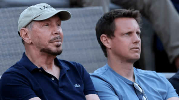Эллисон с сыном Дэвидом. Источник фото: Clive Brunskill / Getty Images