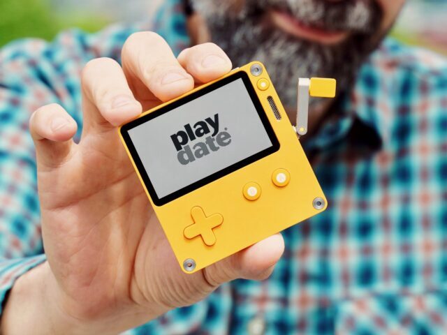 Паника перенаправляет возврат таможенных пошлин Трампа обратно клиентам Playdate, которые их заплатили.
