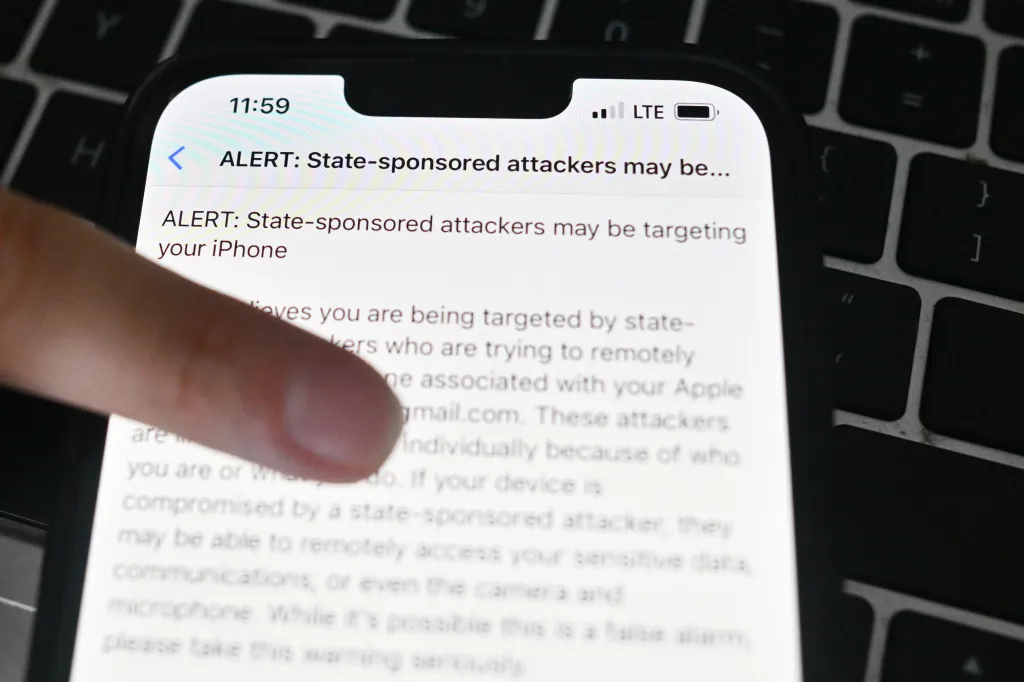 Следователи сообщают о «беспрецедентном» количестве пользователей Apple, получивших недавнее предупреждение о шпионском ПО.