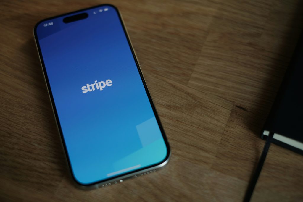 Компания Stripe соглашается приобрести OpenRouter в связи с расширением использования маршрутизации на основе моделей искусственного интеллекта.