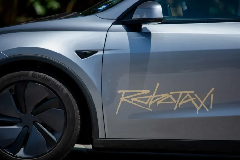 Компании Tesla, Uber и Waymo получили разрешение на эксплуатацию тысяч роботакси в штате Невада.