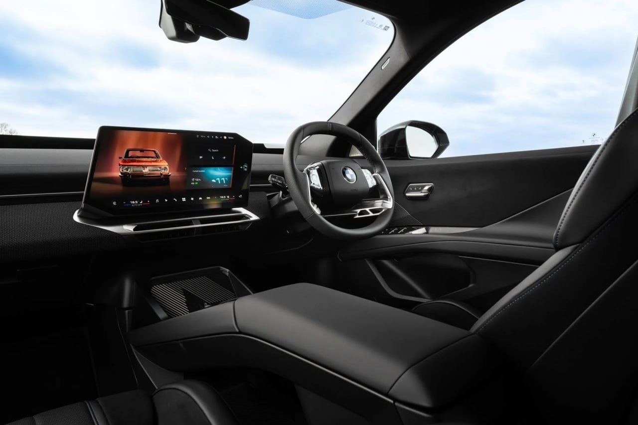BMW НЕ СОБИРАЕТСЯ возвращать физические кнопки. В компании делают ставку…