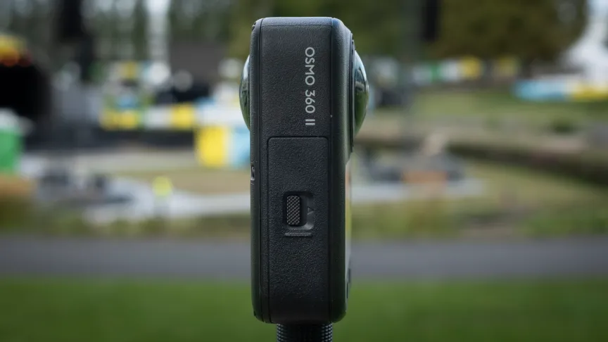Боковая сторона DJI OSMO 360 II.