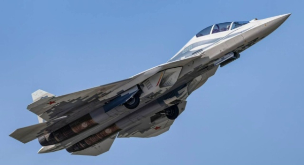 «Сухой» представил новый двухместный истребитель Су-57Д с функциями управления беспилотниками шестого поколения