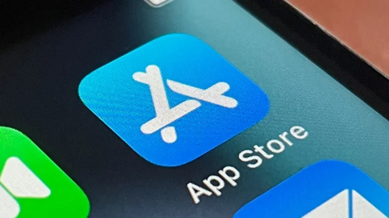 По сообщениям, уход Фила Шиллера из App Store был вызван опасениями относительно дальнейших планов компании.