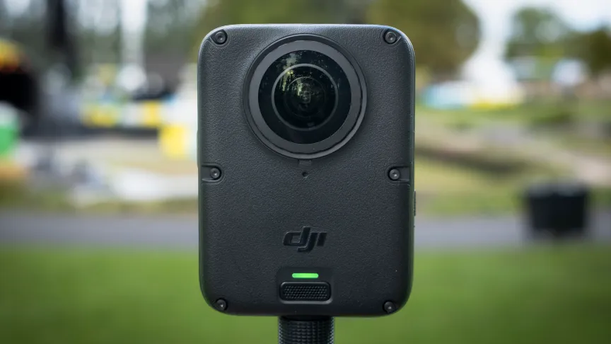 Передняя панель DJI OSMO 360 II.